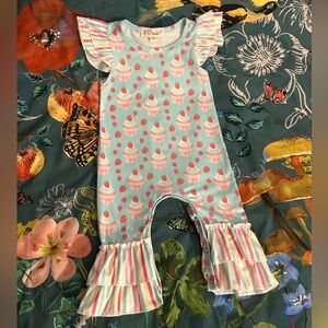 NWOT Clover Cottage Strawberry Cupcake Romper Size 12-18 Months